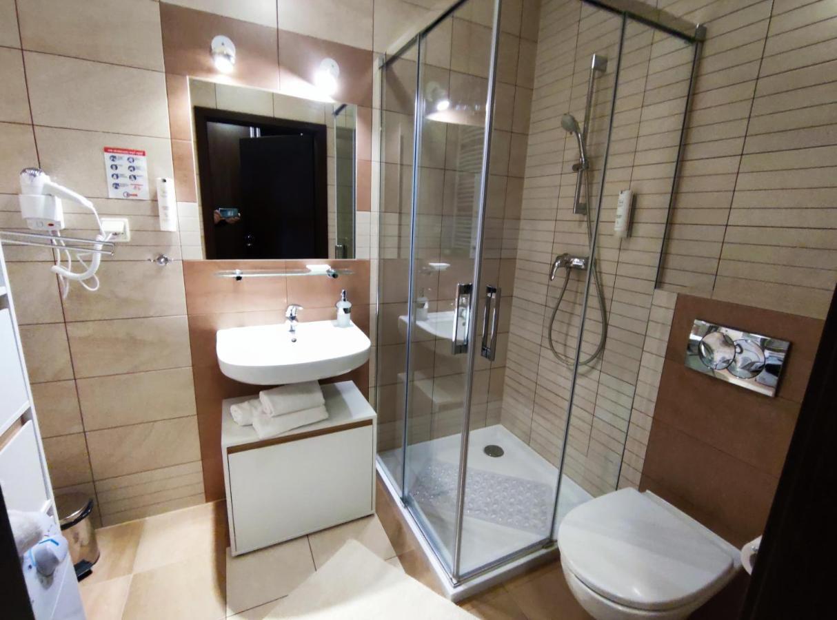 Apartament Przy Hotelu Aquarius Kołobrzeg Exterior foto